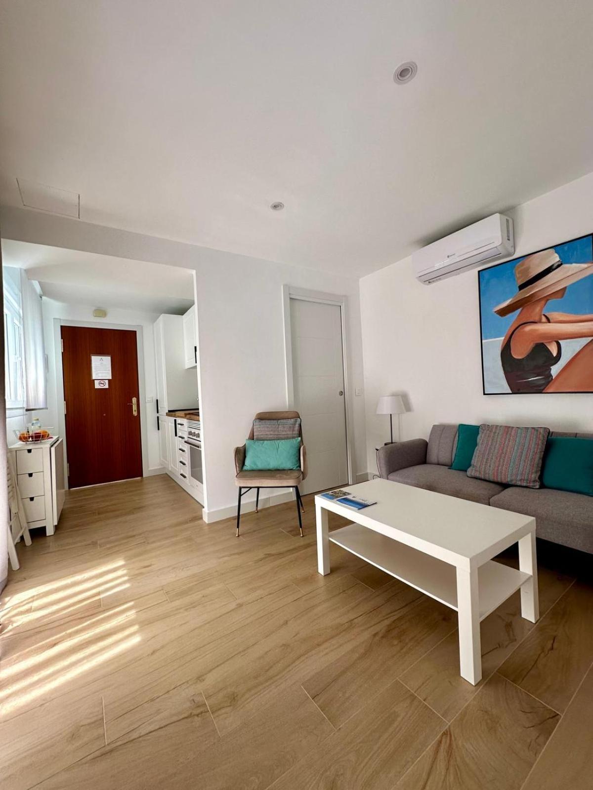 Apartamentos La Hormiga Deluxe Adra Exterior photo